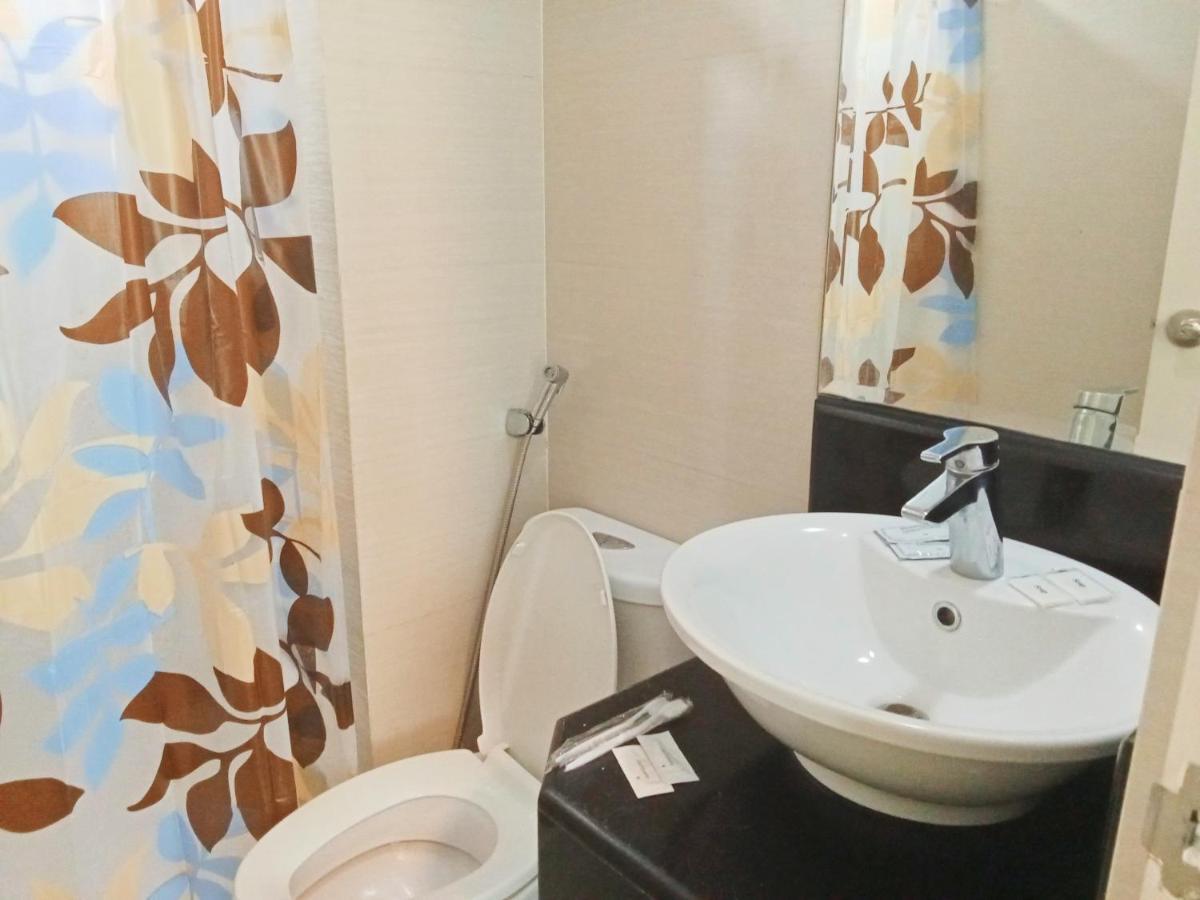 Henry'S Newport Condotel Pasay Exterior photo