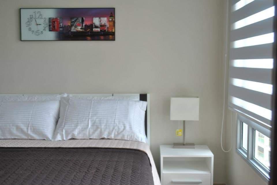 Henry'S Newport Condotel Pasay Exterior photo